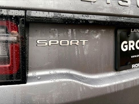 Used 2025 Land Rover Discovery Sport S image 9