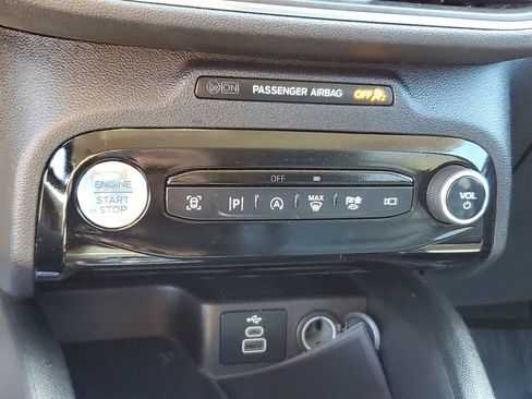 Certified 2024 Ford Escape Platinum AWD/4WD image 25