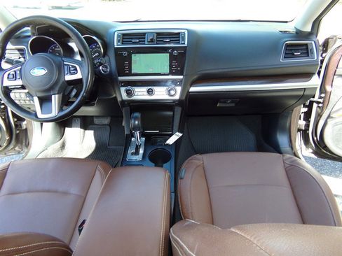 Used 2017 Subaru Outback 2.5i Touring image 27