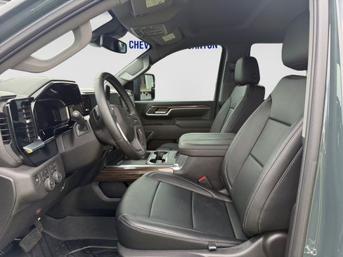 Used 2026 Chevrolet Silverado 2500 LT w/ Trail Boss Package AWD/4WD image 9
