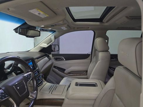 Used 2019 GMC Yukon Denali w/ Denali Ultimate Package image 12