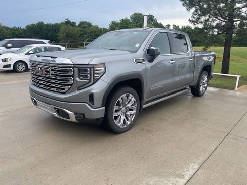 Used 2023 GMC Sierra 1500 Denali w/ Denali Reserve Package AWD/4WD image 1