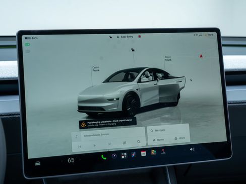 Used 2026 Tesla Model Y 2WD image 13