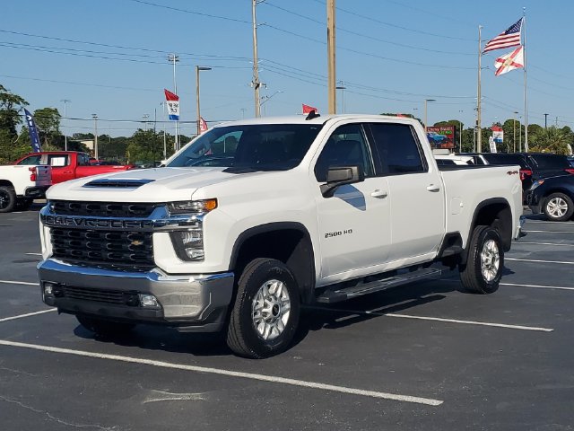 Used 2022 Chevrolet Silverado 2500 LT w/ Convenience Package AWD/4WD image 3