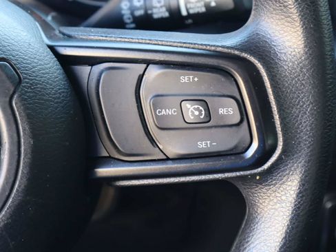 Used 2018 Jeep Wrangler Unlimited Sport AWD/4WD image 13