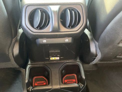 Used 2020 Jeep Gladiator Rubicon image 16