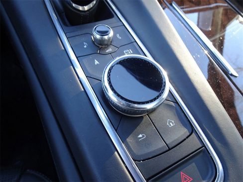 Certified 2022 Cadillac Escalade Premium Luxury Platinum image 13