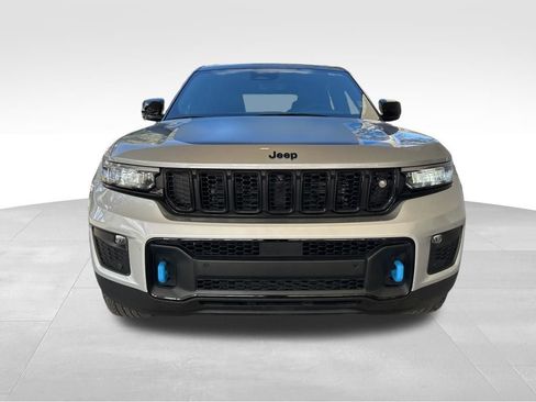 Used 2022 Jeep Grand Cherokee Trailhawk w/ Advanced Protech Group II image 15