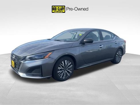 Used 2025 Nissan Altima 2.5 SV FWD image 1