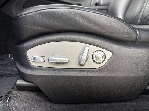 Certified 2018 Porsche Macan AWD/4WD image 40