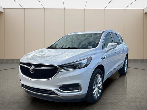 Used 2018 Buick Enclave Premium FWD image 1