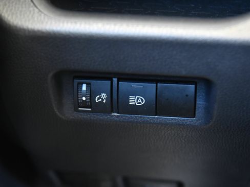Used 2024 Toyota RAV4 XLE FWD image 34