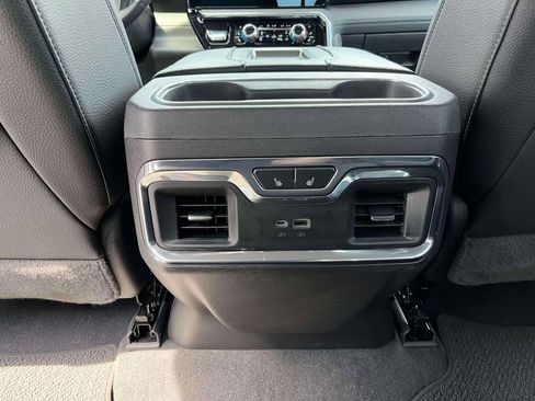 Used 2022 GMC Sierra 1500 Denali w/ Technology Package AWD/4WD image 15