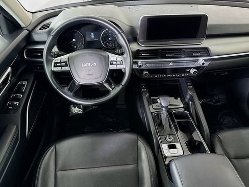 Used 2022 Kia Telluride S AWD/4WD image 3