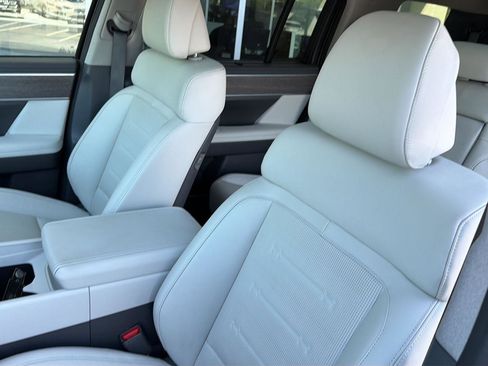Used 2024 Hyundai Santa Fe Limited FWD image 31
