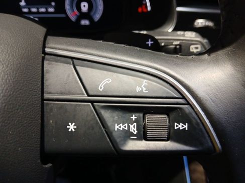 Used 2020 Audi Q8 Prestige image 38