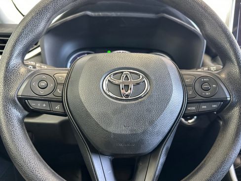 Used 2023 Toyota RAV4 XLE AWD/4WD image 23