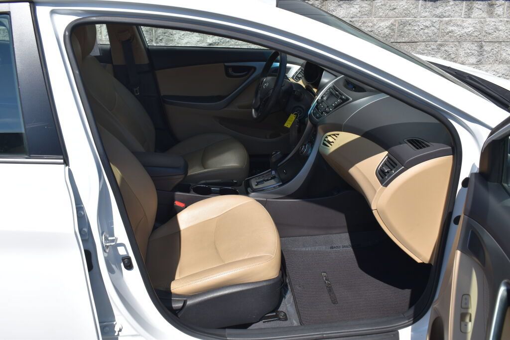 Used 2013 Hyundai Elantra Limited FWD image 25