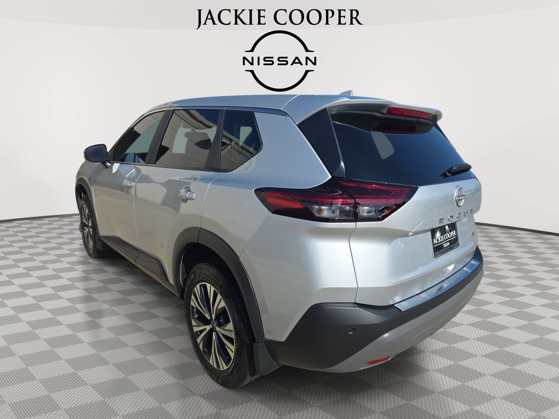Used 2023 Nissan Rogue SV FWD image 7