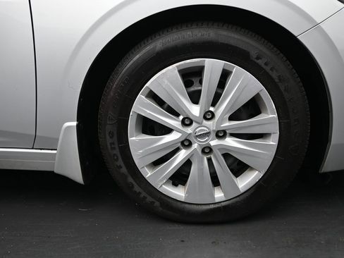 Used 2022 Nissan Sentra S image 10