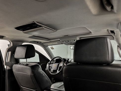 Used 2020 Chevrolet Suburban Premier image 12