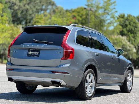 Used 2018 Volvo XC90 T6 Momentum w/ Momentum Plus Package AWD/4WD image 5