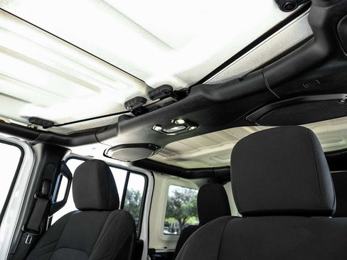 Used 2020 Jeep Wrangler Unlimited Sport image 35