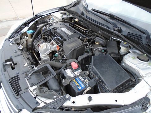 Used 2014 Honda Accord LX image 19