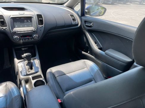 Used 2017 Kia Forte EX FWD image 12
