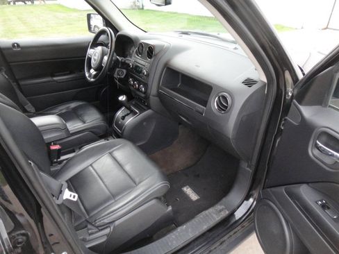 Used 2017 Jeep Patriot High Altitude image 10