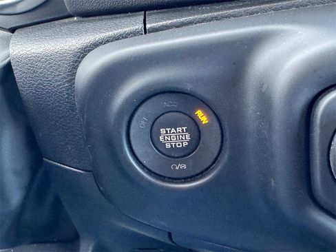 Used 2022 Jeep Wrangler Unlimited Sahara image 24