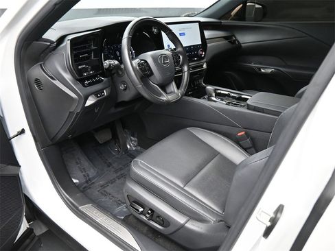 Used 2023 Lexus RX 350 Premium image 2