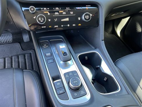 Certified 2025 INFINITI QX60 Pure image 28