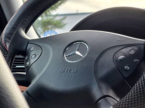 Used 2005 Mercedes-Benz E 320 4MATIC Sedan image 13