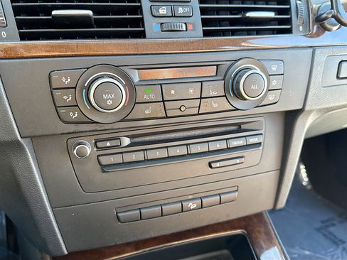 Used 2011 BMW 328i xDrive Sedan image 11