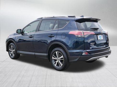 Used 2018 Toyota RAV4 XLE AWD/4WD image 5