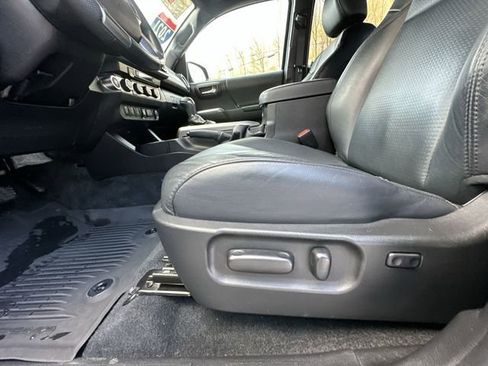 Certified 2021 Toyota Tacoma Limited image 15