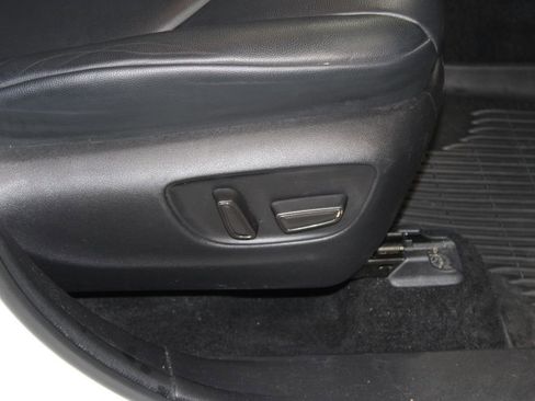 Used 2022 Toyota Highlander XLE image 27