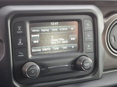 Used 2018 Jeep Wrangler Unlimited Sport S image 16