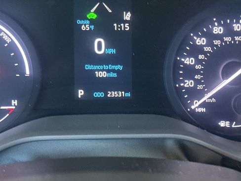 Used 2023 Toyota Sienna XLE FWD image 29