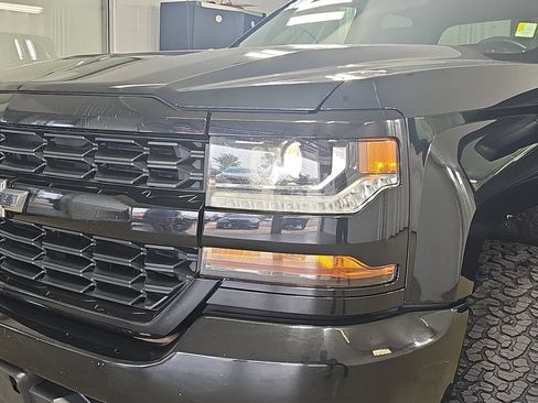 Used 2017 Chevrolet Silverado 1500 Custom w/ Custom Convenience Package AWD/4WD image 35