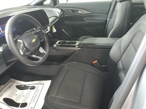 Used 2025 Chevrolet Equinox EV LT FWD image 7