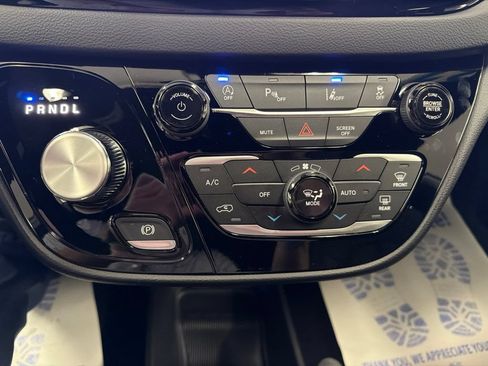 New 2027 Chrysler Pacifica LX FWD image 14
