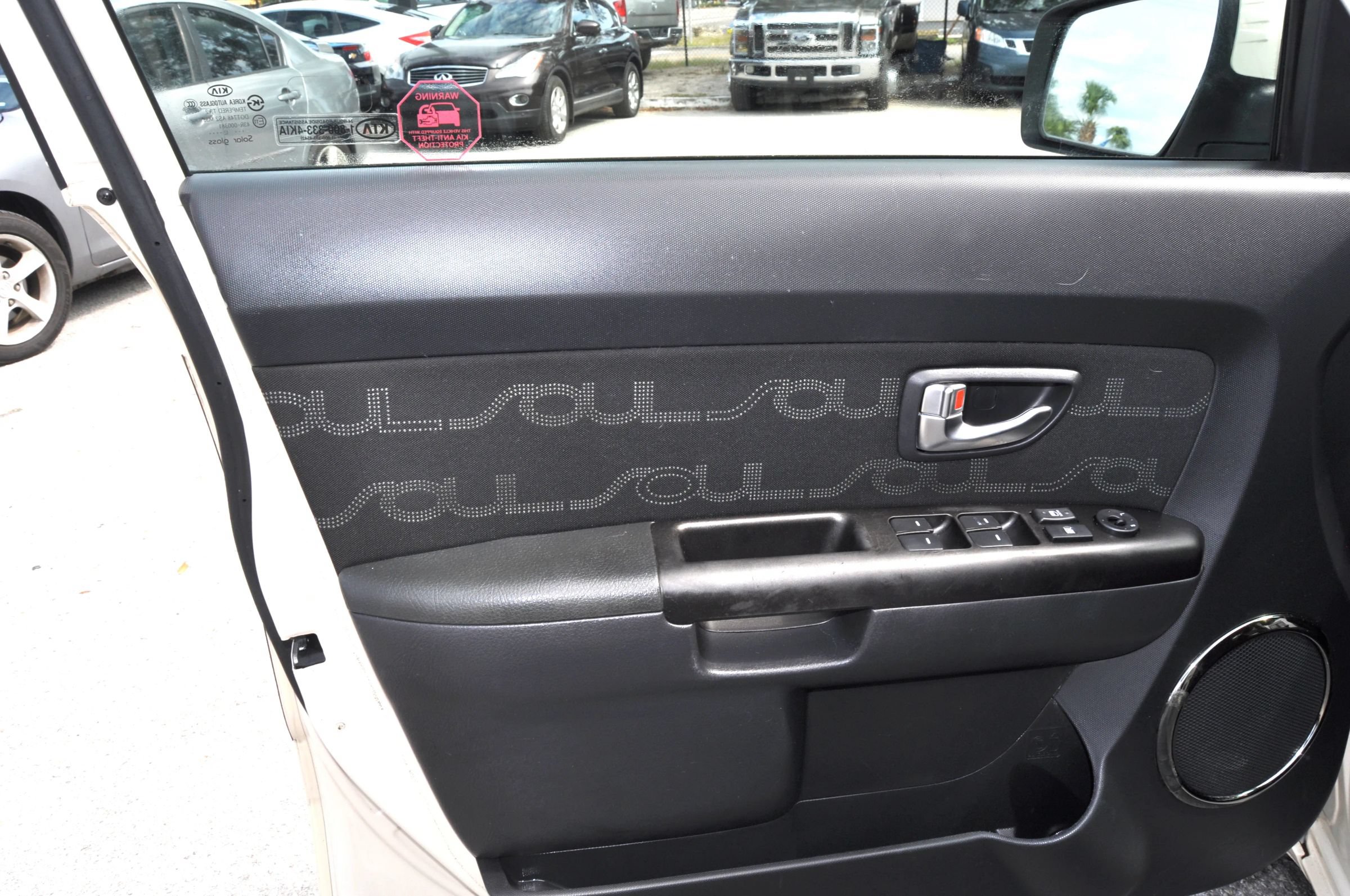 Used 2013 Kia Soul + FWD image 20