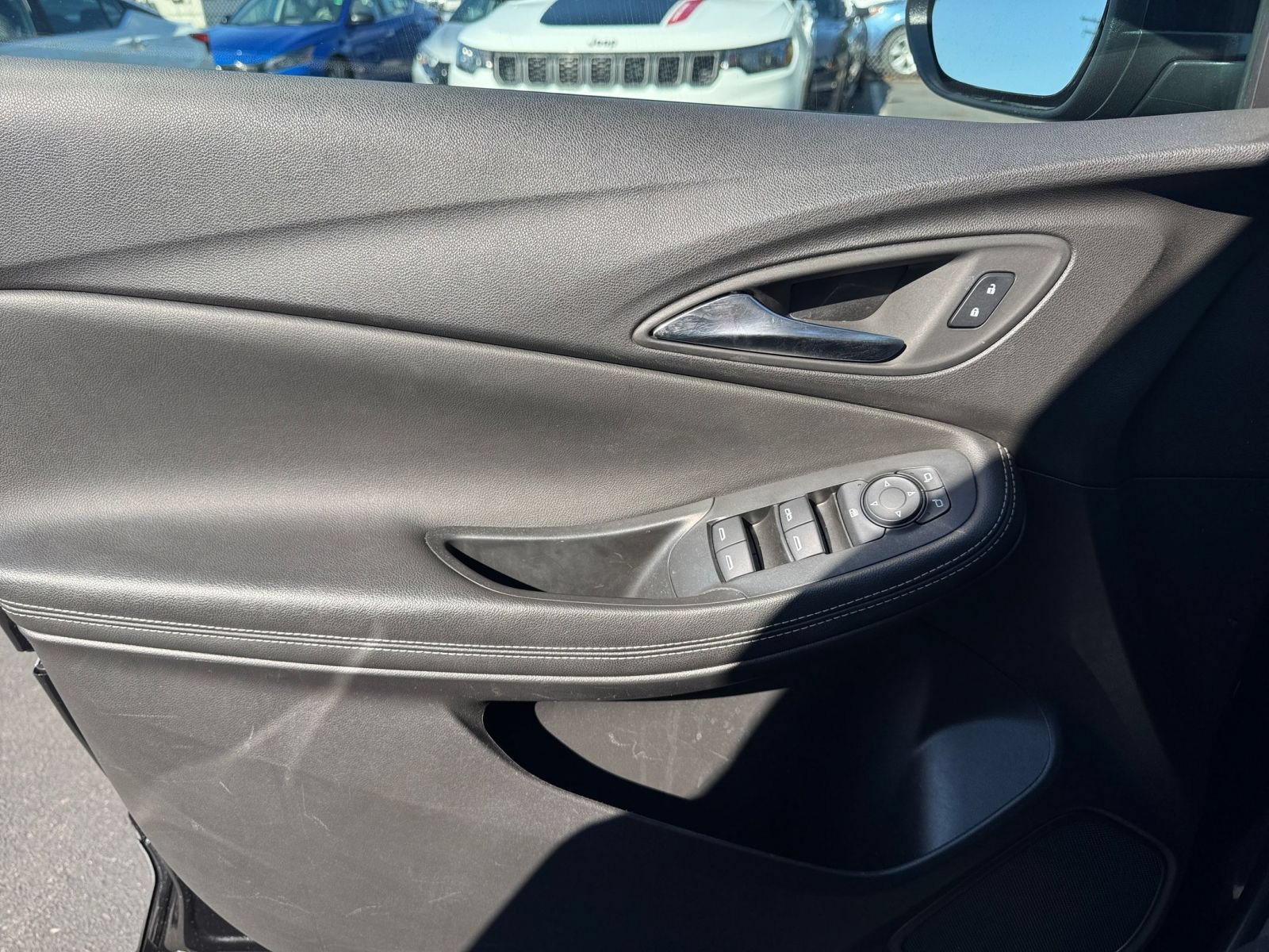 Used 2025 Buick Encore GX Preferred AWD/4WD image 18