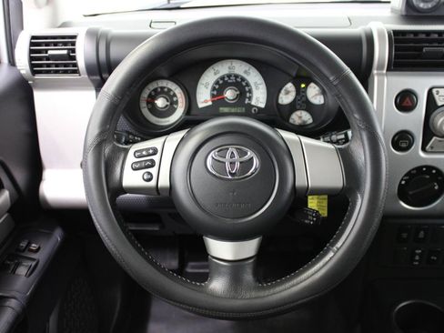 Used 2008 Toyota FJ Cruiser 2WD image 74
