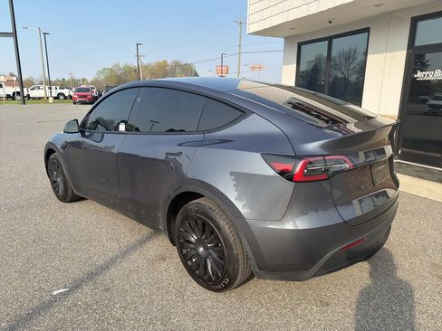 Used 2023 Tesla Model Y Long Range image 5
