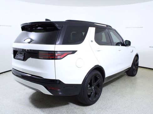 Used 2025 Land Rover Discovery Dynamic SE image 7