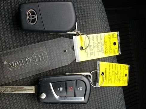 Used 2023 Toyota RAV4 LE AWD/4WD image 26