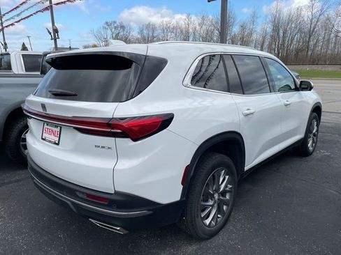 Used 2025 Buick Enclave Preferred FWD image 23